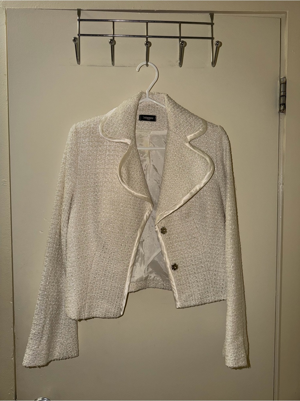 St. John Ivory Bouclé Cropped Blazer